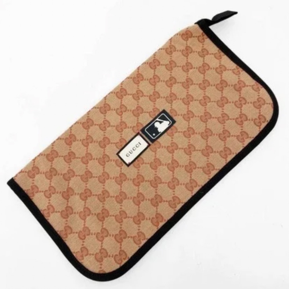 NWOT-MLBxGG Canvas Slippers Pouch